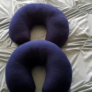 2 headrest pillows